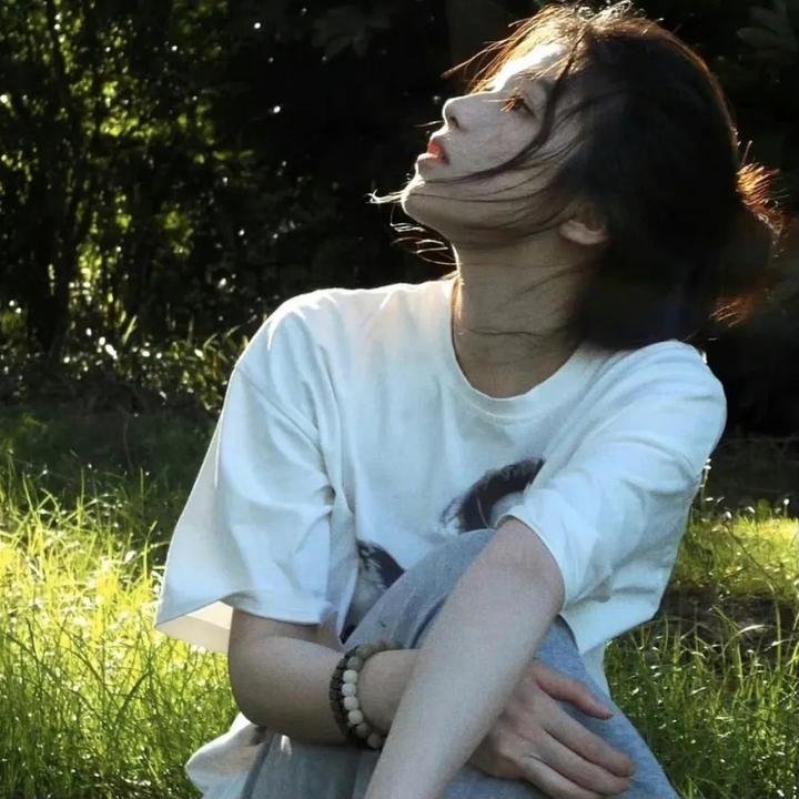 背后有人